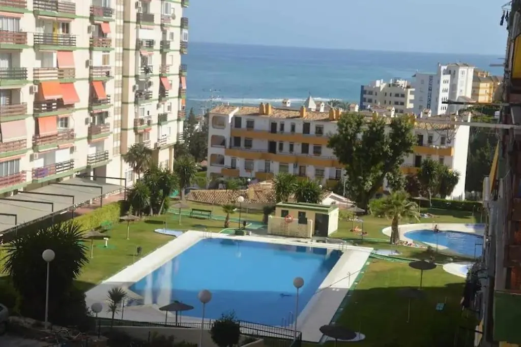 Coqueto Apto Benalmadena Playa contacts